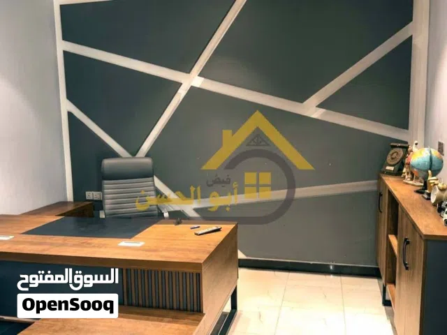 مشتمل ارضي مكتبي للايجار بمساحة 100 في الطويسة