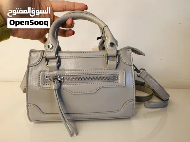 sac à main gris clair (سلعة اروبية ذات جودة عالية كابة )