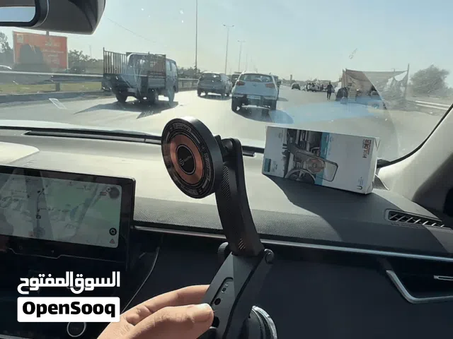 ستاند مع شاحن هاتف للسيارة شاحن لاسلكي قوي وسريع MagSafe