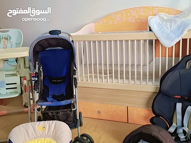 للبيع مستلزمات أطفال ماركة Chicco – استعمال نظيف وبحالة ممتازة!