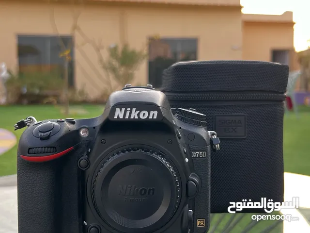 كاميرا نيكون D750 مع عدسه