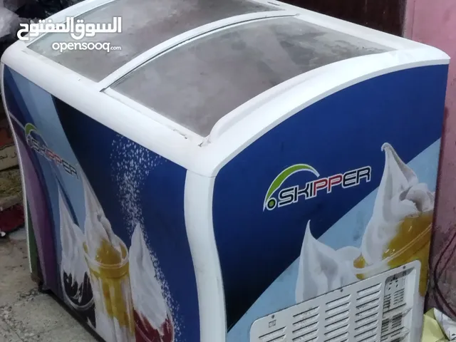 ثلاجتين فريزر الأولى كهرباء والثانية إنفلتر نظامين