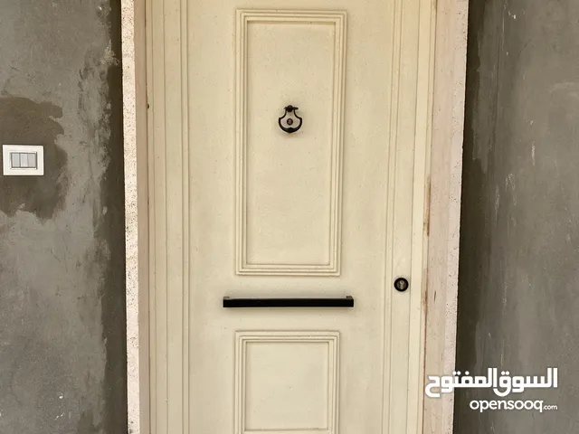 100 m2 2 Bedrooms Townhouse for Rent in Tripoli Arada