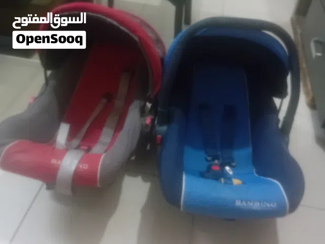 كرسي سيارة عدد 2 بسعر 16 الكرسي بسعر 8 دنانير