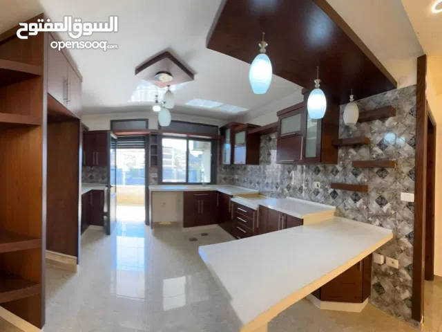 شقه للايجار في البيره شارع القدس