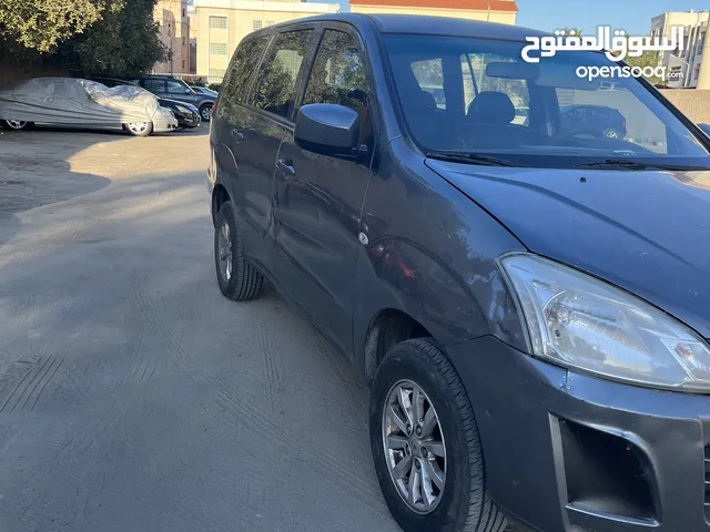 Used Mitsubishi Space Wagon in Hawally