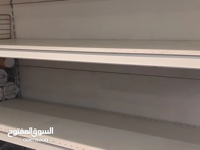 يوجد رفوف محلات للبيع  السعر مغري للغايه
