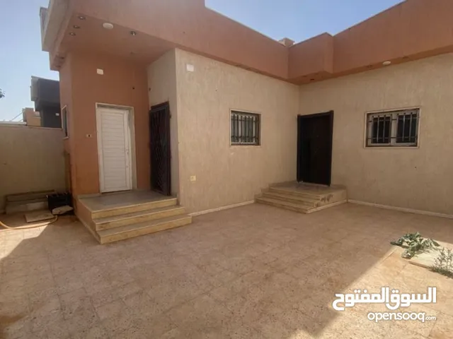 150 m2 3 Bedrooms Townhouse for Rent in Tripoli Ain Zara