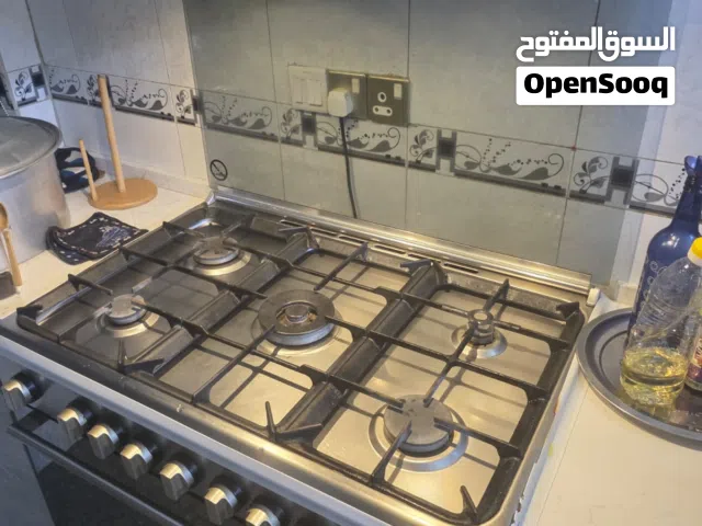 طباخ إيطالي خمس مشاعل فنباني