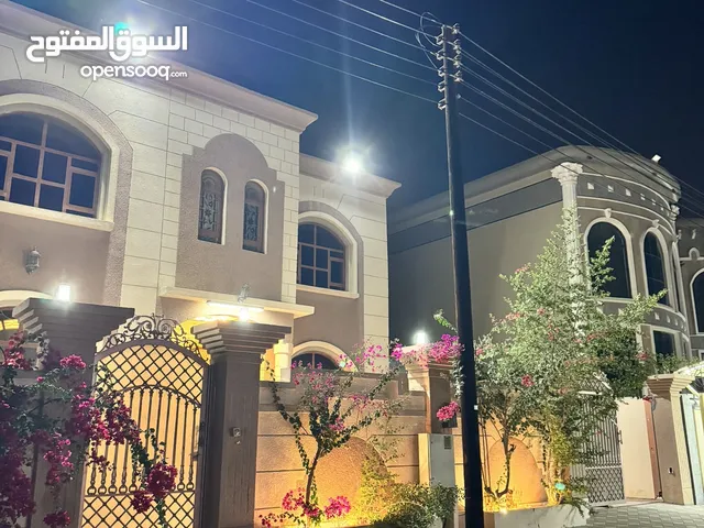 250 m2 5 Bedrooms Villa for Rent in Al Batinah Sohar
