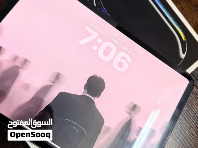 ايباد برو M4 256 كامل اغراض