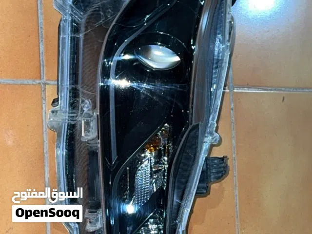 شمعة تويوتا كرولا 2023 اصليه نظيفة جهة السائق