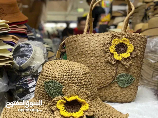 حقائب وقبعات بحر .
