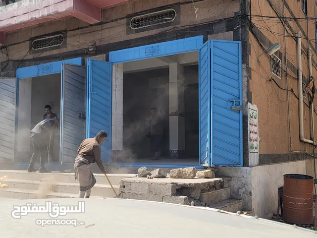 للايجار اثنين بداريم في شارع الزبيري بسعر مناسب جدا من المالك مباشرة وموقع قوة ومعه حمام