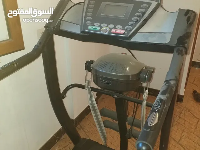 سير جري بحالة ممتازة مع جهاز تكسير الدهون سير جري بحالة ممتازة مع جهاز تكسير الدهون