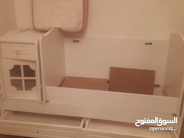 سرير اطفال للبيع