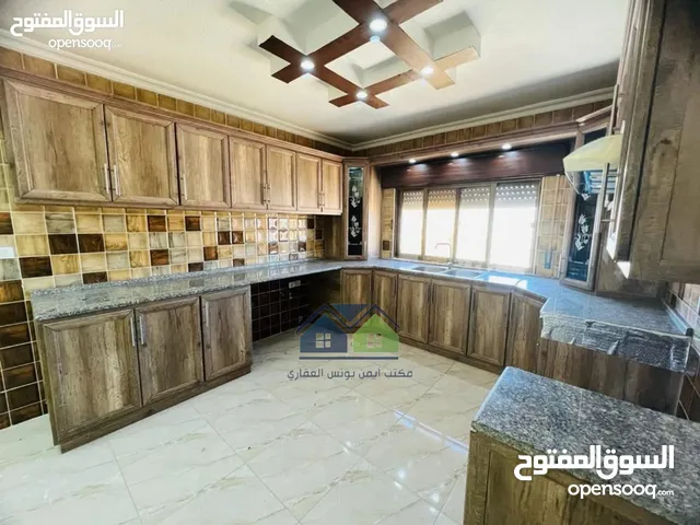 127m2 4 Bedrooms Apartments for Sale in Zarqa Iskan Al Batrawi