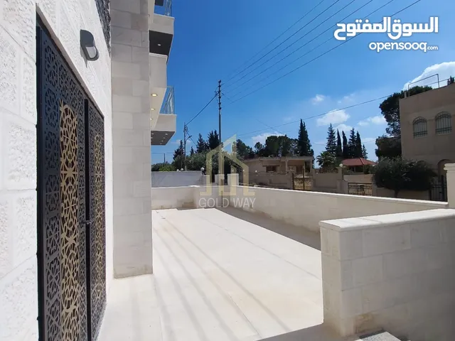 تملك شقة أرضية 170م مميزة في أجمل مناطق أبو نصير / ref 2015