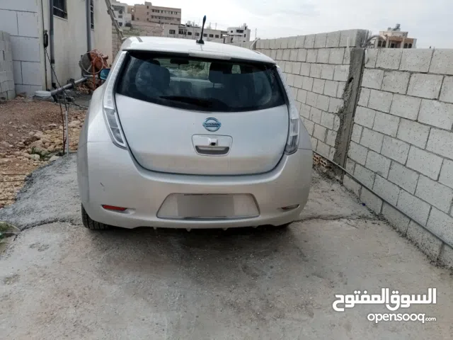 نيسان ليف مدخلين