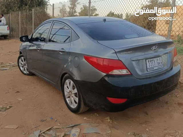 اكسنت مضلع 2015