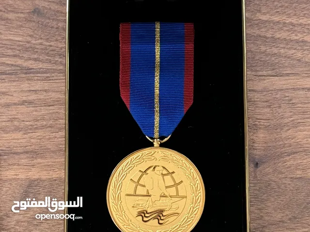ميداليات واوسمه متنوعة لدولة الامارات، معظمها نادرة، يرجى قراءة الوصف لمعرفة الاسعار والقطع المتوفرة