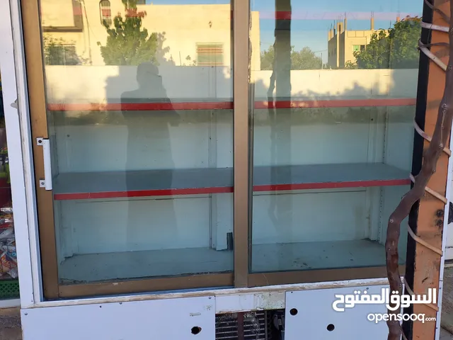 ثلاجة عرض للبيع