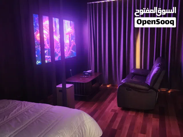 غرفة للإيجار للسيدات بالقرب من الموج والمطار