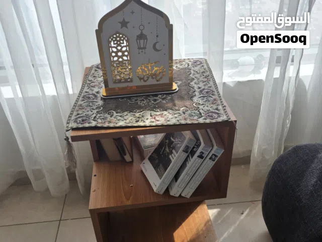 طاولة جانبية