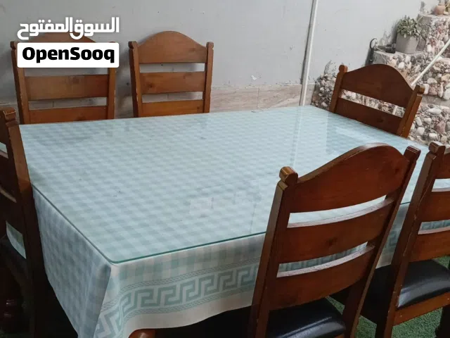 طاوله طعام نظيفه