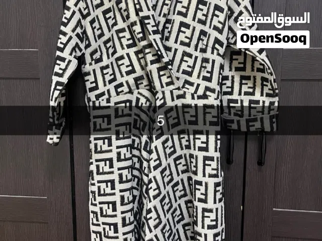 ملابس للبيع