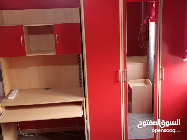غرفة نوم تركي مستعمله شبابية لون أحمر جيده جدا