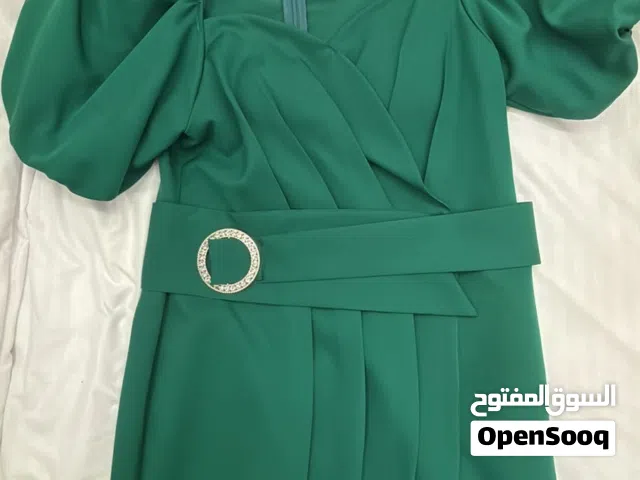 فساتين للبيع
