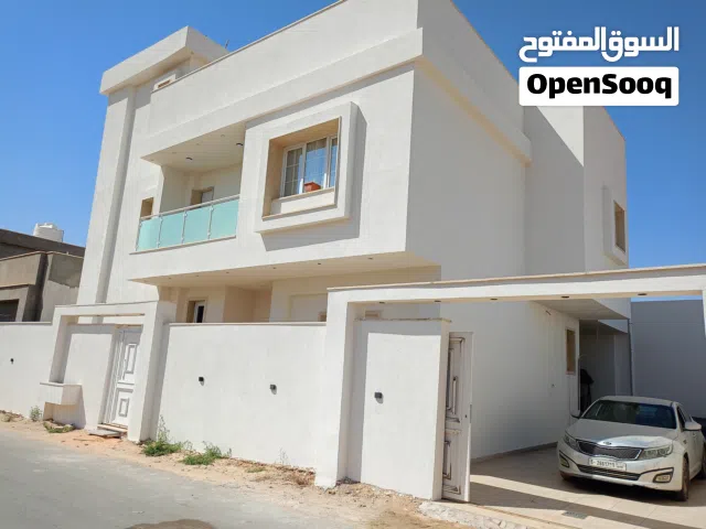 170 m2 4 Bedrooms Villa for Sale in Tripoli Al-Bivio