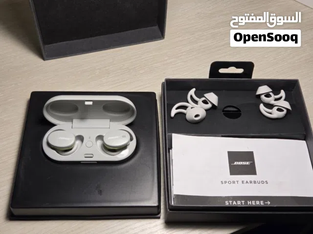 سماعة Bose sport earbuds مع كامل أغراضها