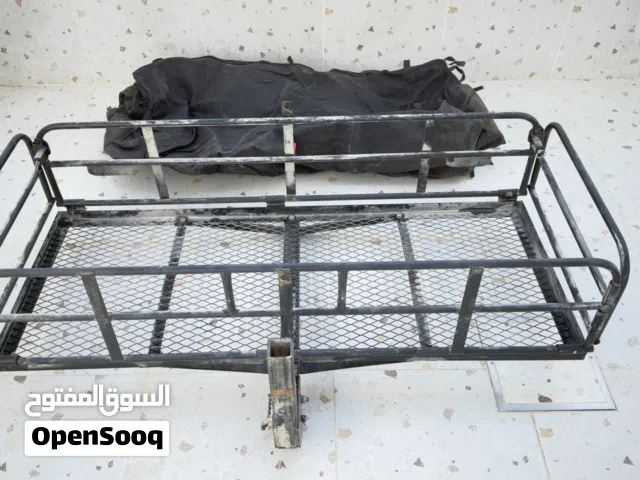 سلة سيارة  للخلف مستعملة  لاكنها جيدة للاستخدام  يوجد معاها شنطه  قابل للتفاوض