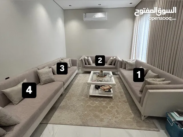 كنب منفصل نظيف استعمال مدة بسيطه
