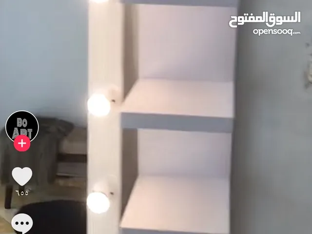 رفوف للبيع