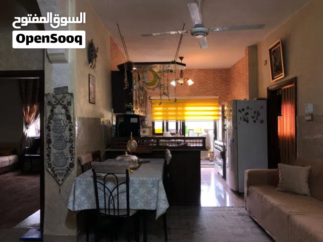 منزل: طابق شبه ارضي للبيع
