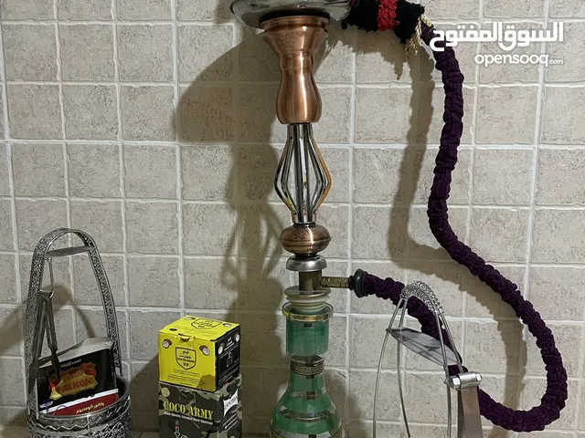 منتج تراثي فاخر بحجم كبير من طه البابلية – تصميم يدوي فخم وقاعدة زجاجية أنيقة.
