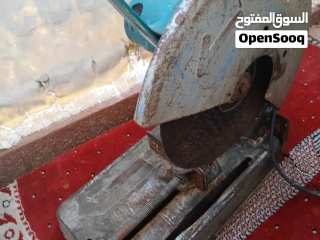 مقص حديد ماكيتا