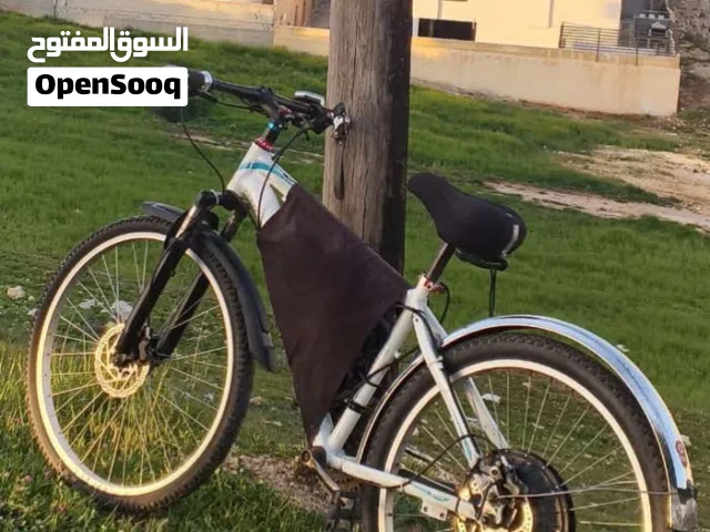 الهيكل: ألمنيوم خفيف ومتين – نظيف جداً. بمشي 35 كيلو سرعته 50 ماتور 1000 واط بطاريه كبيره 48 فولت