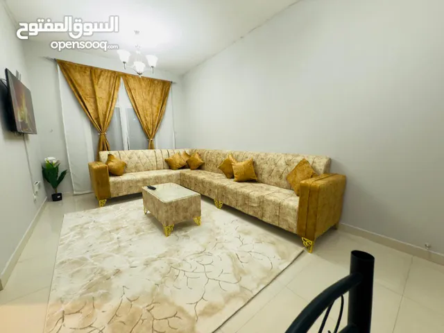 F3 / للايجار الشهري - غرفتين وصالة - كورنيش عجمان - قرب دوار السفينة - مفروشة - شامل جميع الفواتير
