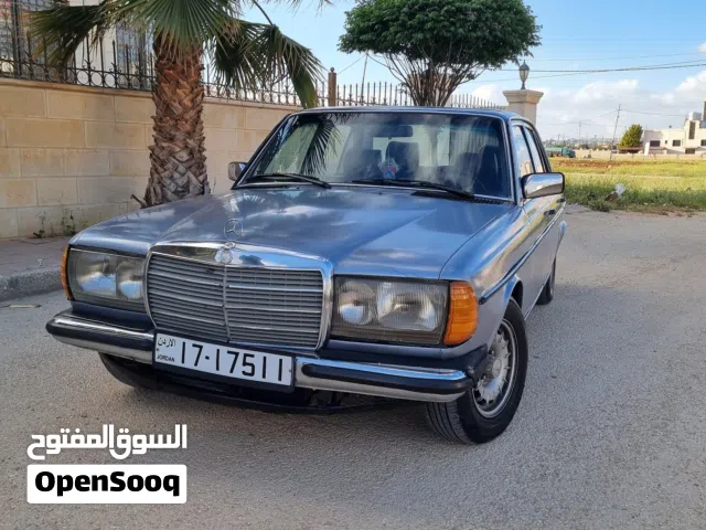 1976 مرسيدس بنز الفئة-E E 200