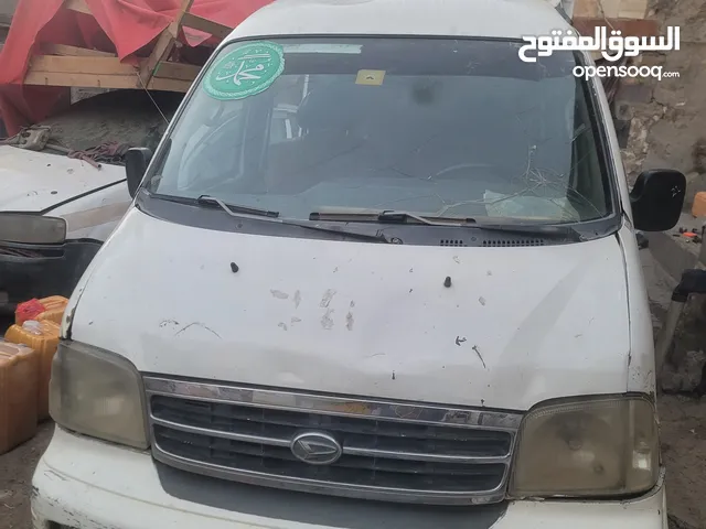 بوابه مع الثلاجه باص دايهاتسو 7 راكب