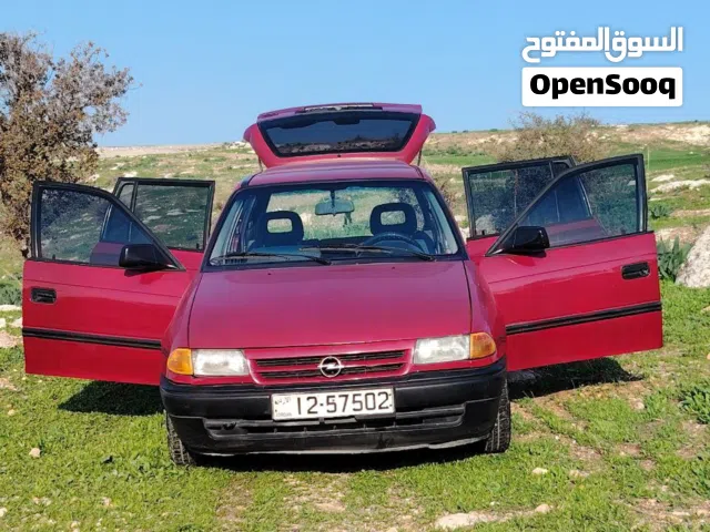 1994, أوبل, استرا, Design