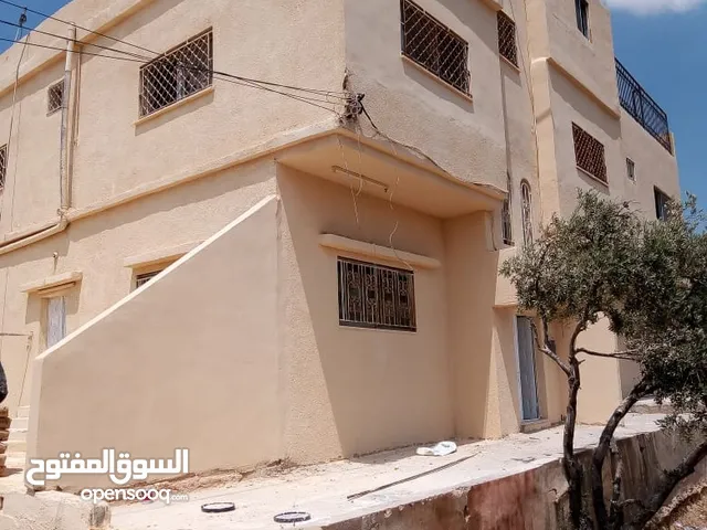 بيت طابقين للبيع بسعر مغري جدًا
