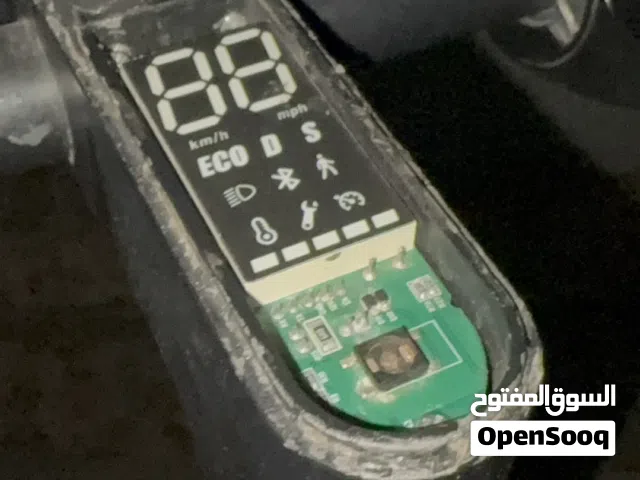 نوع سكوتر كانيون سكوتر وقوف المشكلة فقط في الزر تشغيله