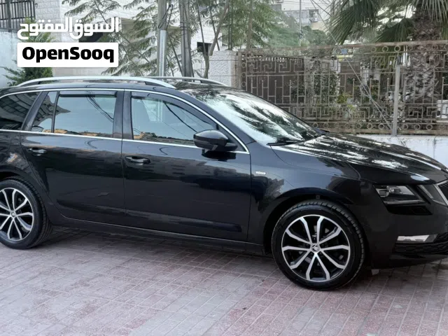 سكودا اوكتافيا كاملة الاضافات