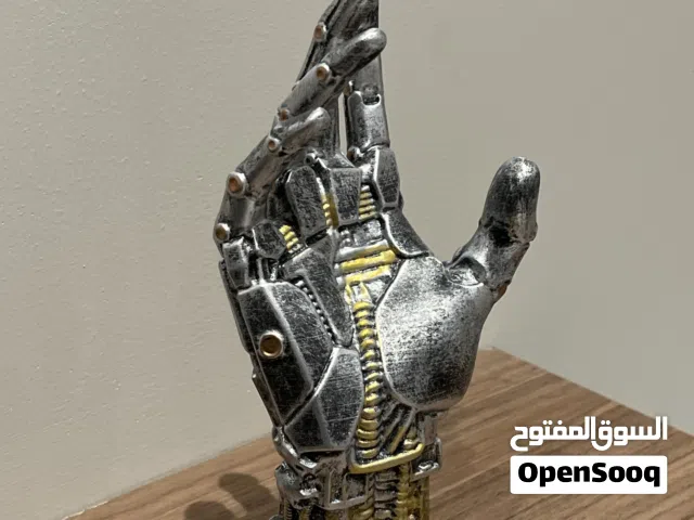 يد عشان تحط عليها يد السوني او السماعات