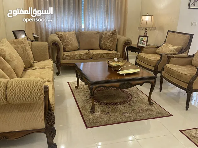 طقم صالون ضيوف مع طاولات